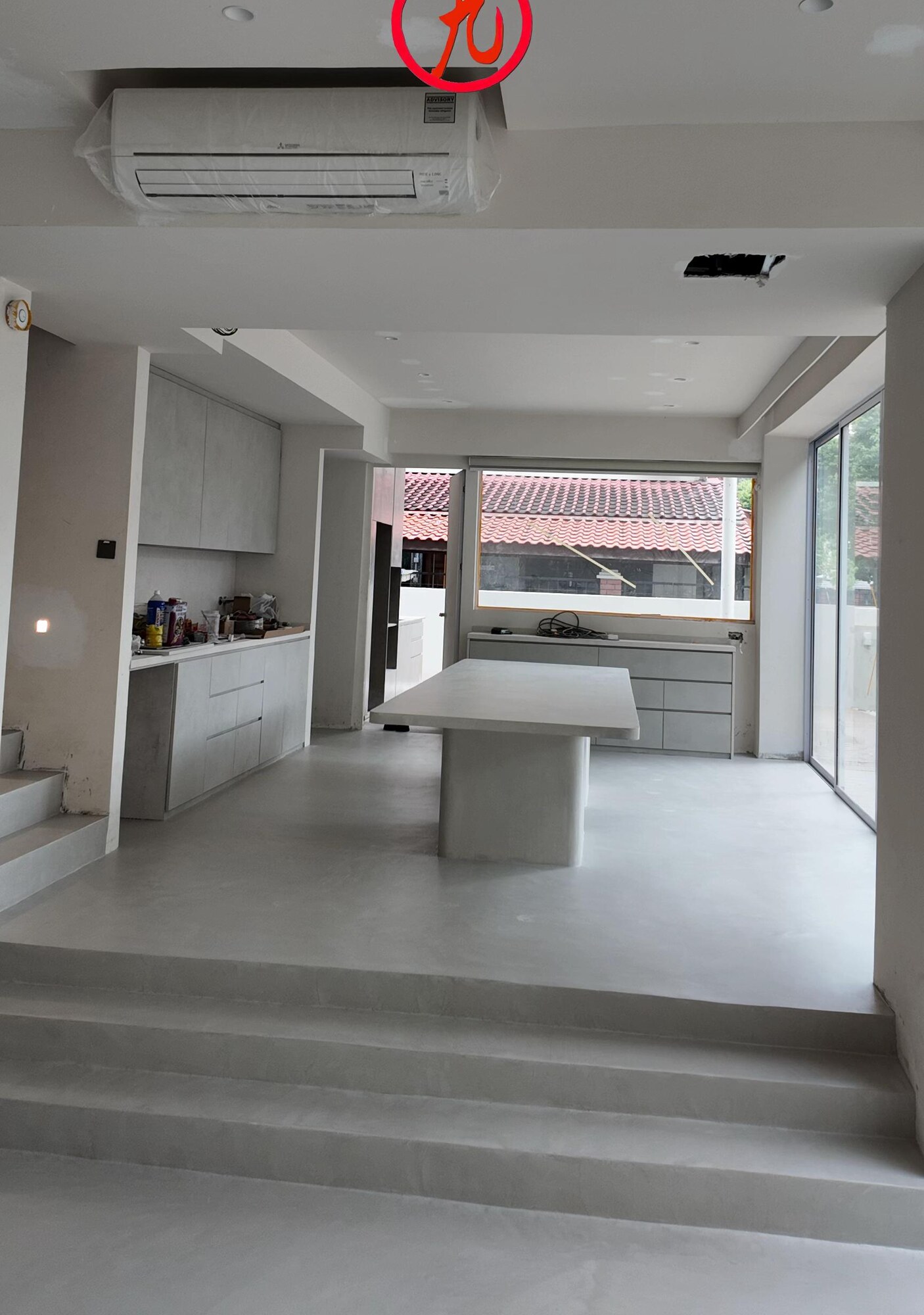 Seamless microcement kitchen and steps